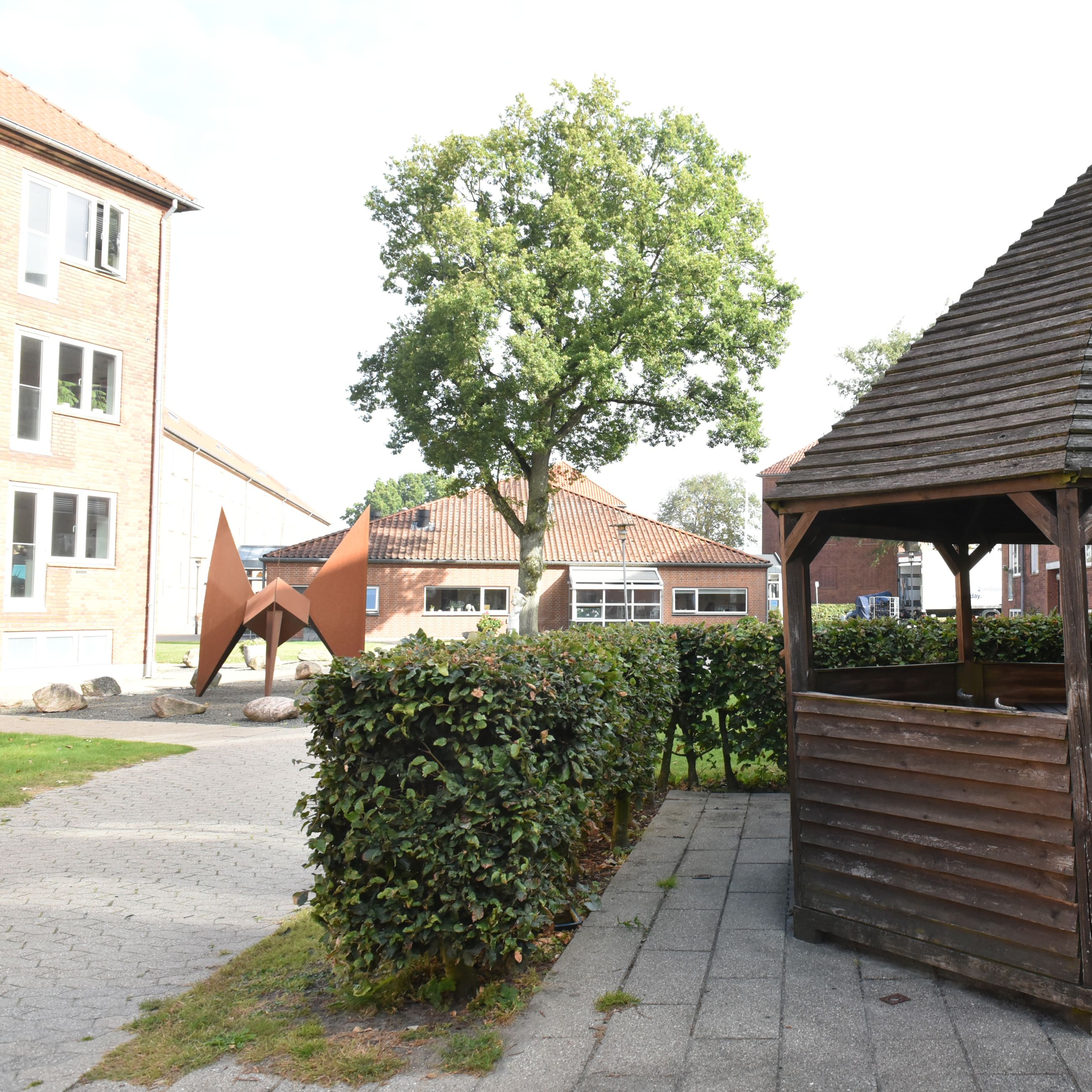 Pavillon og udendørsareal