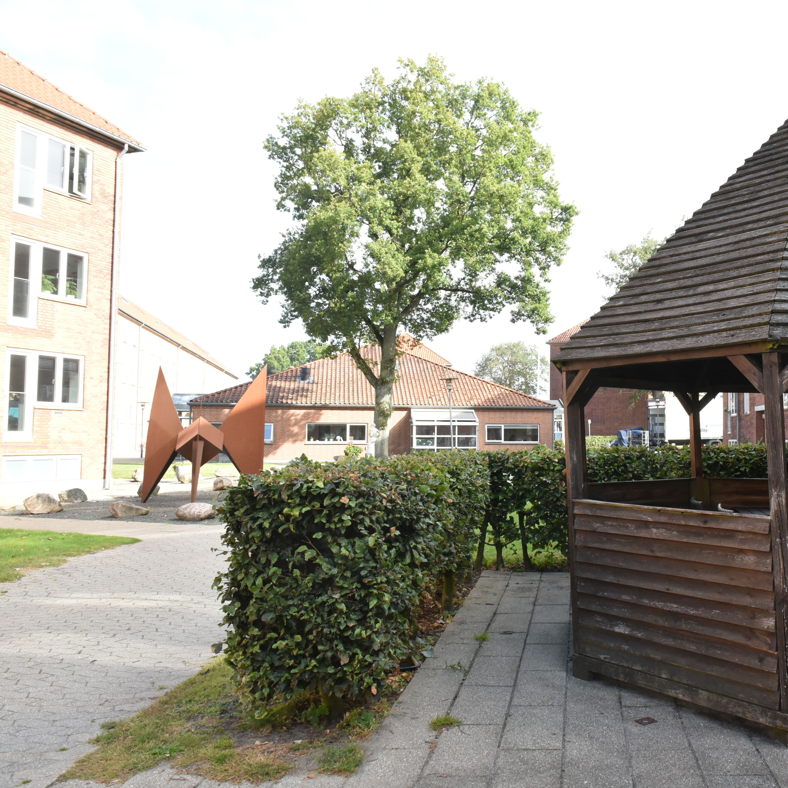 Pavillon og udendørsareal