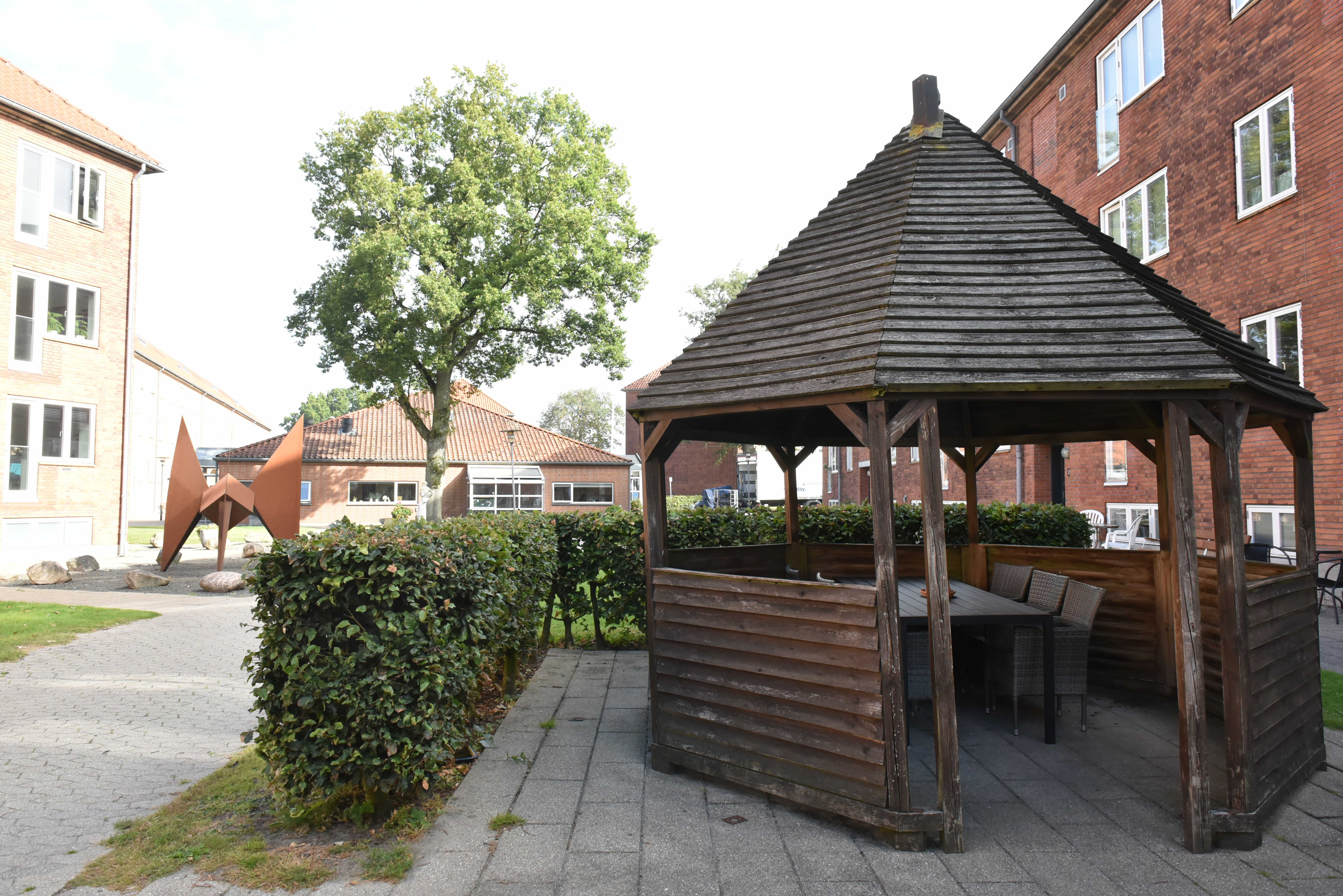 Pavillon og udendørsareal